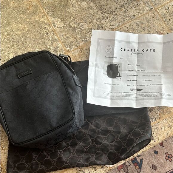 Gucci Black Monogram Messenger Bag - Picture 2 of 4